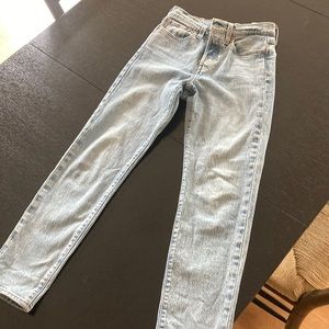 Levi’s Wedgie Straight 24